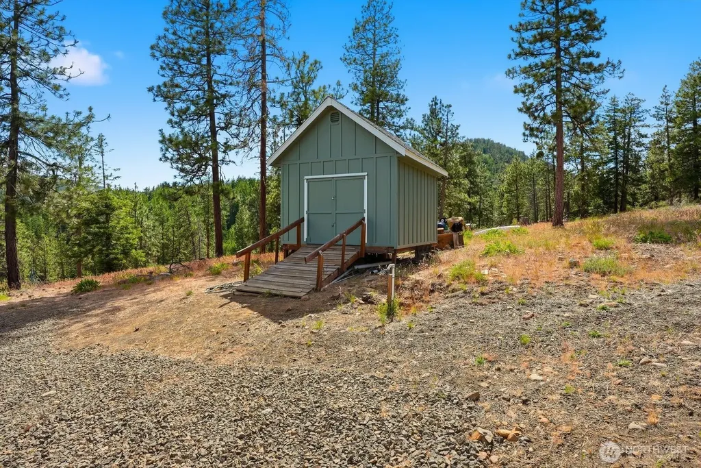 7895 N Fork Road Yakima WA 98903