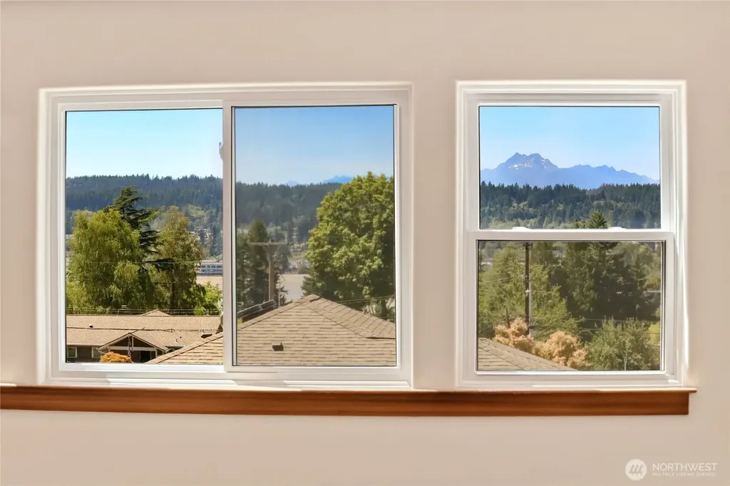 1963 NW Rampart Ridge Court Bremerton WA 98311