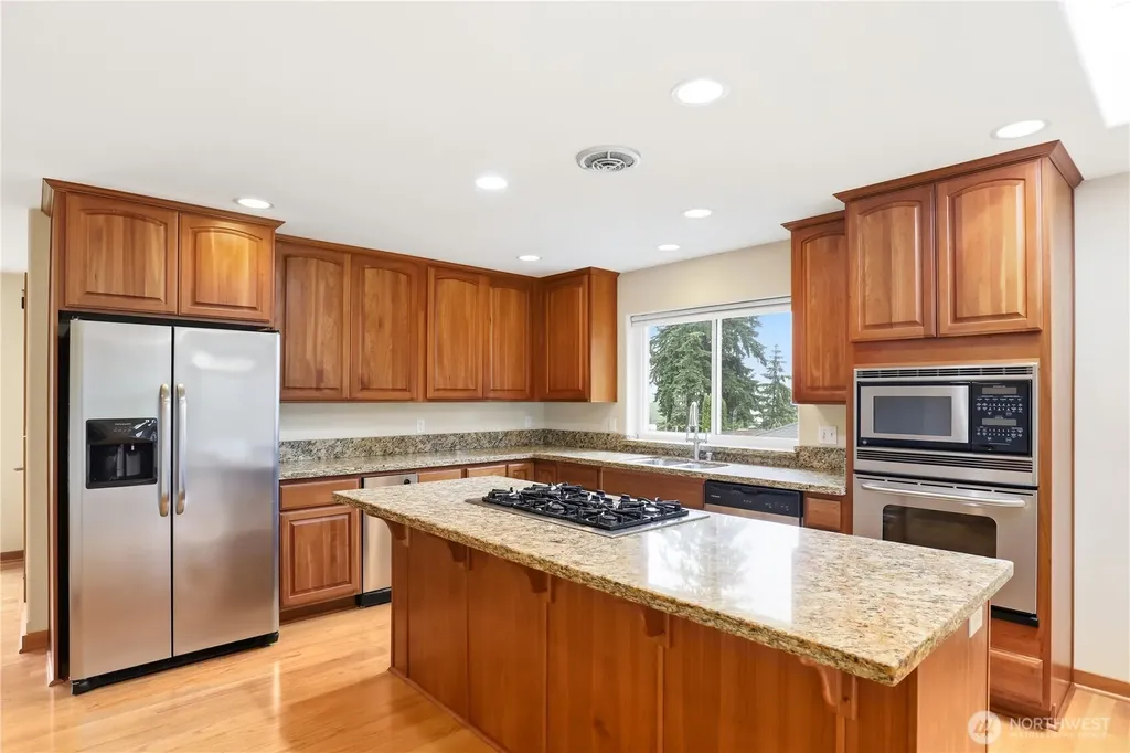 1963 NW Rampart Ridge Court Bremerton WA 98311