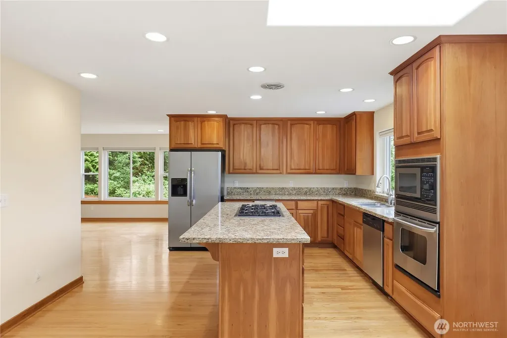 1963 NW Rampart Ridge Court Bremerton WA 98311