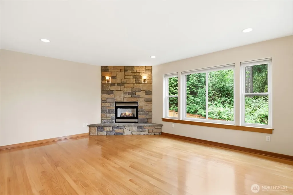 1963 NW Rampart Ridge Court Bremerton WA 98311