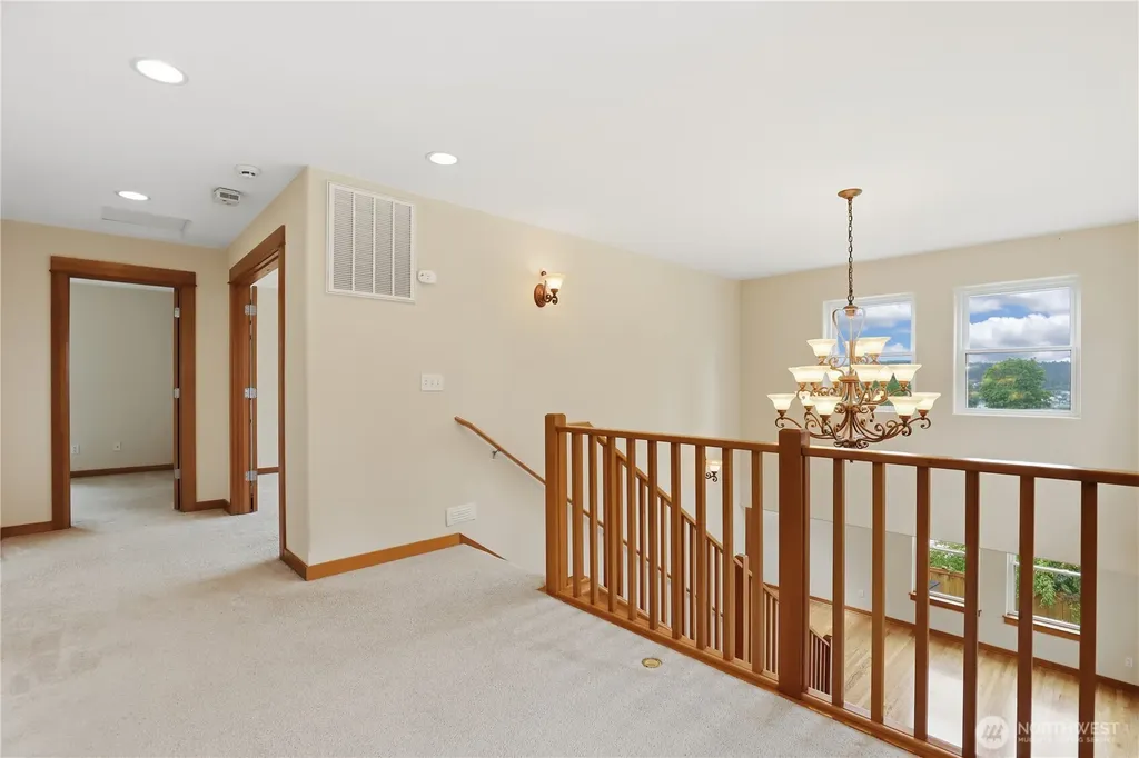 1963 NW Rampart Ridge Court Bremerton WA 98311