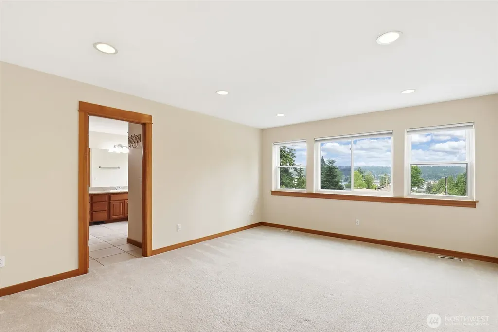 1963 NW Rampart Ridge Court Bremerton WA 98311