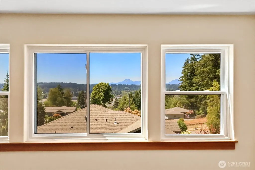 1963 NW Rampart Ridge Court Bremerton WA 98311