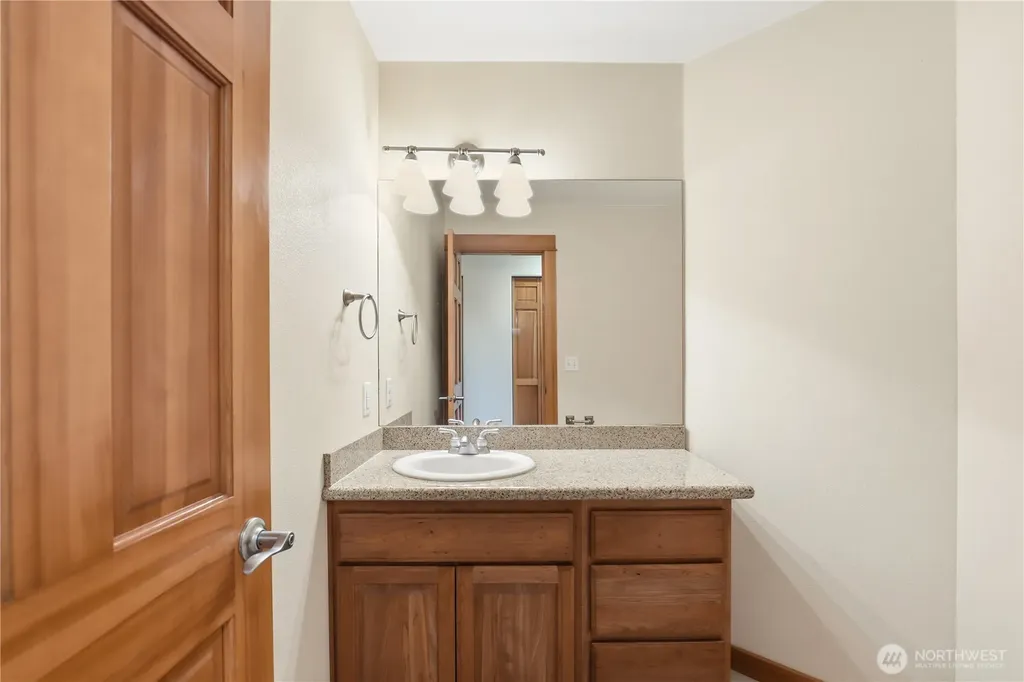 1963 NW Rampart Ridge Court Bremerton WA 98311