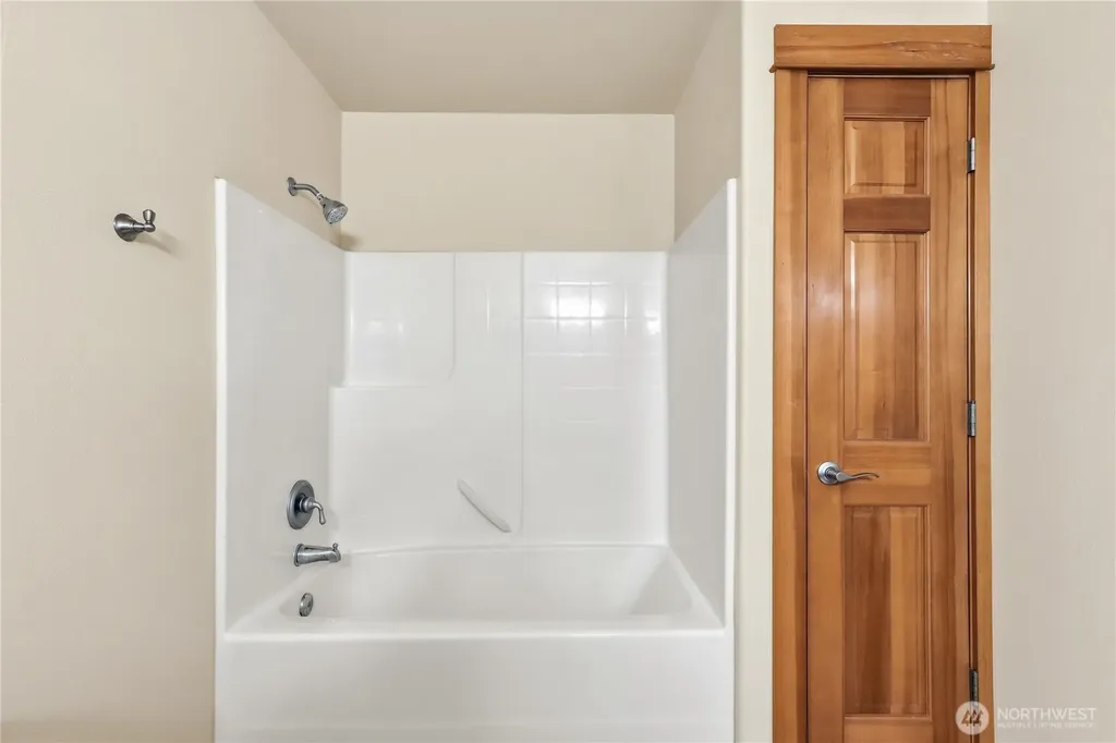 1963 NW Rampart Ridge Court Bremerton WA 98311