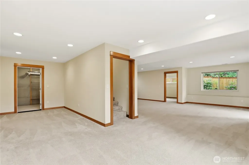1963 NW Rampart Ridge Court Bremerton WA 98311