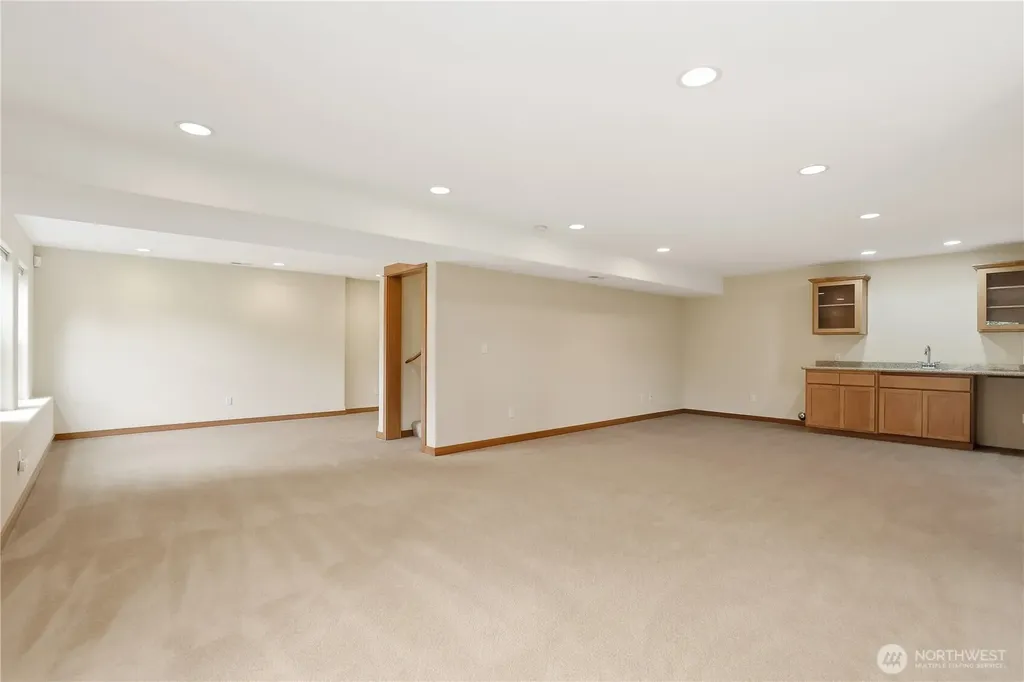 1963 NW Rampart Ridge Court Bremerton WA 98311