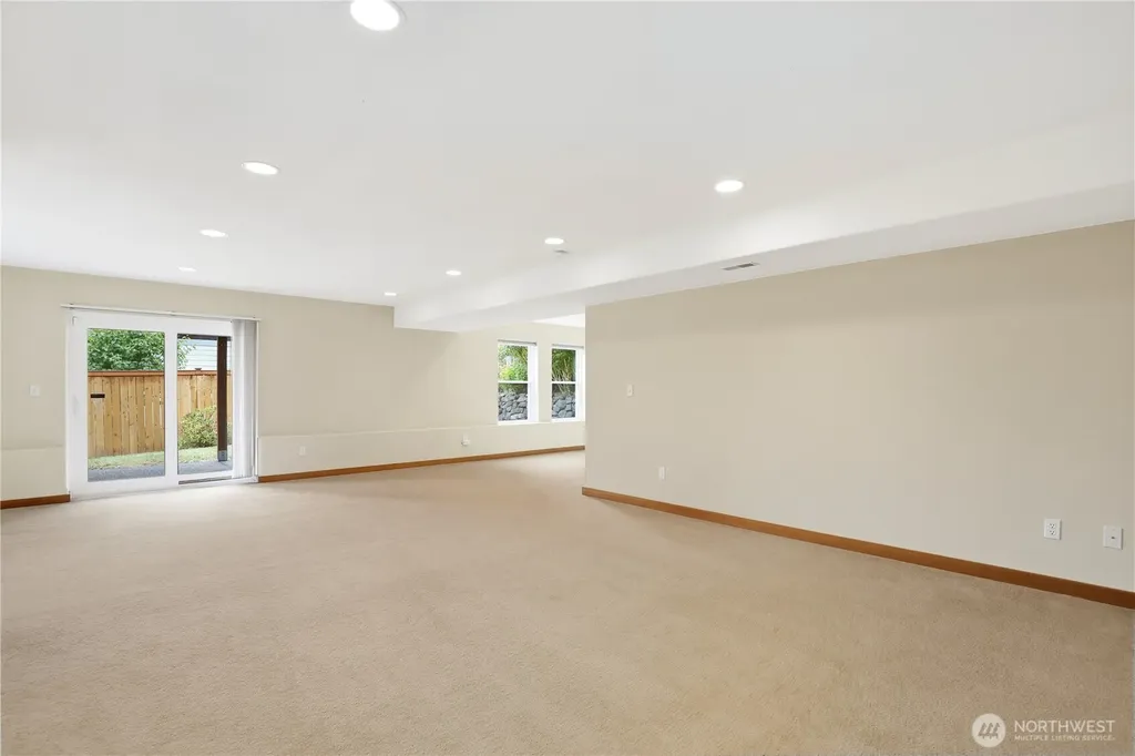 1963 NW Rampart Ridge Court Bremerton WA 98311