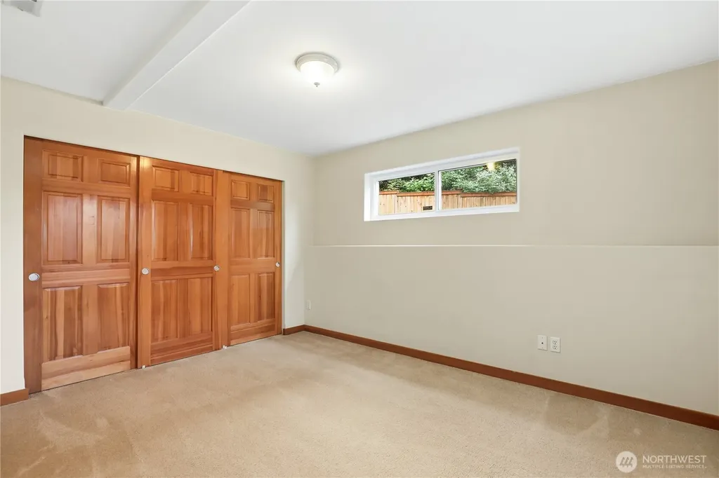 1963 NW Rampart Ridge Court Bremerton WA 98311