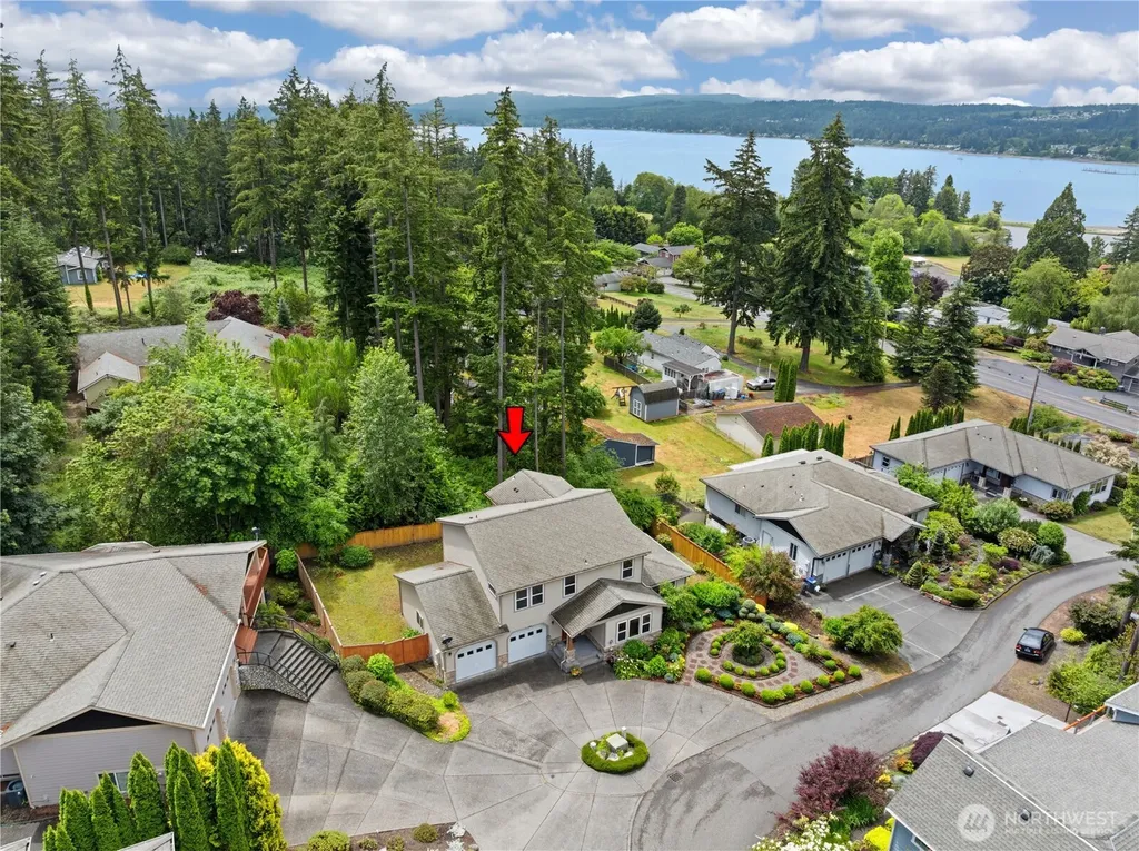 1963 NW Rampart Ridge Court Bremerton WA 98311
