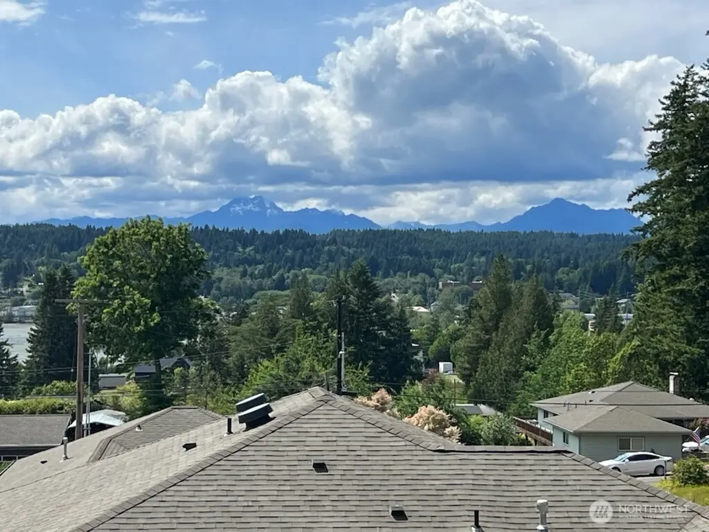 1963 NW Rampart Ridge Court Bremerton WA 98311