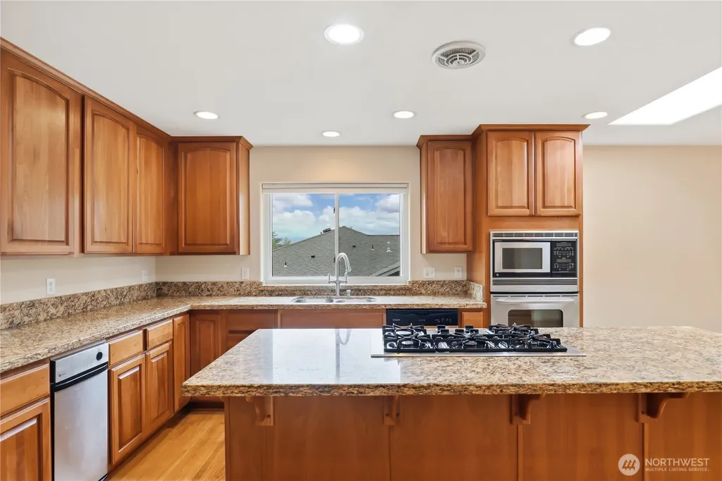 1963 NW Rampart Ridge Court Bremerton WA 98311