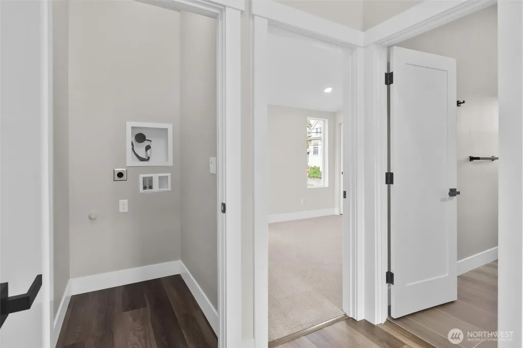 503 NE 42nd Street Seattle WA 98105