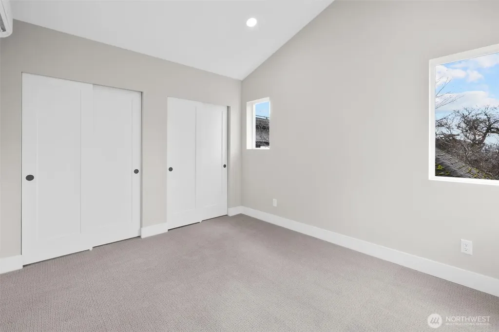 503 NE 42nd Street Seattle WA 98105