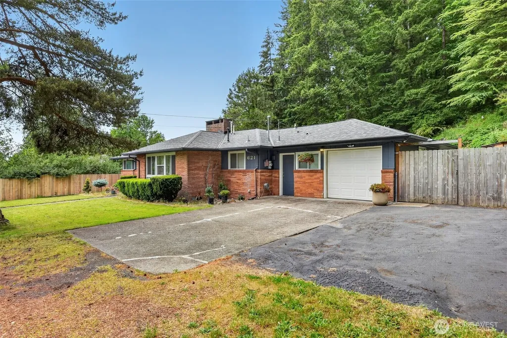 621 E Summa Street Centralia WA 98531
