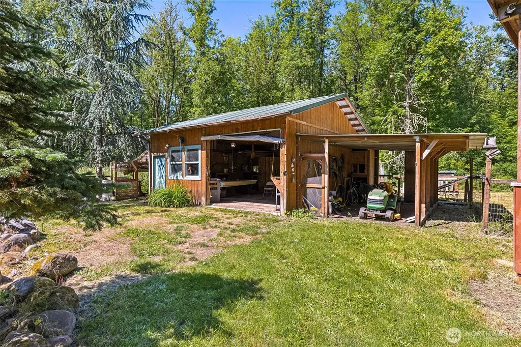 15711 Vail Cut Off Road SE Rainier WA 98576