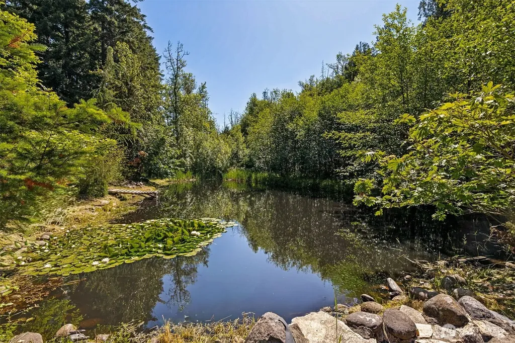 15711 Vail Cut Off Road SE Rainier WA 98576