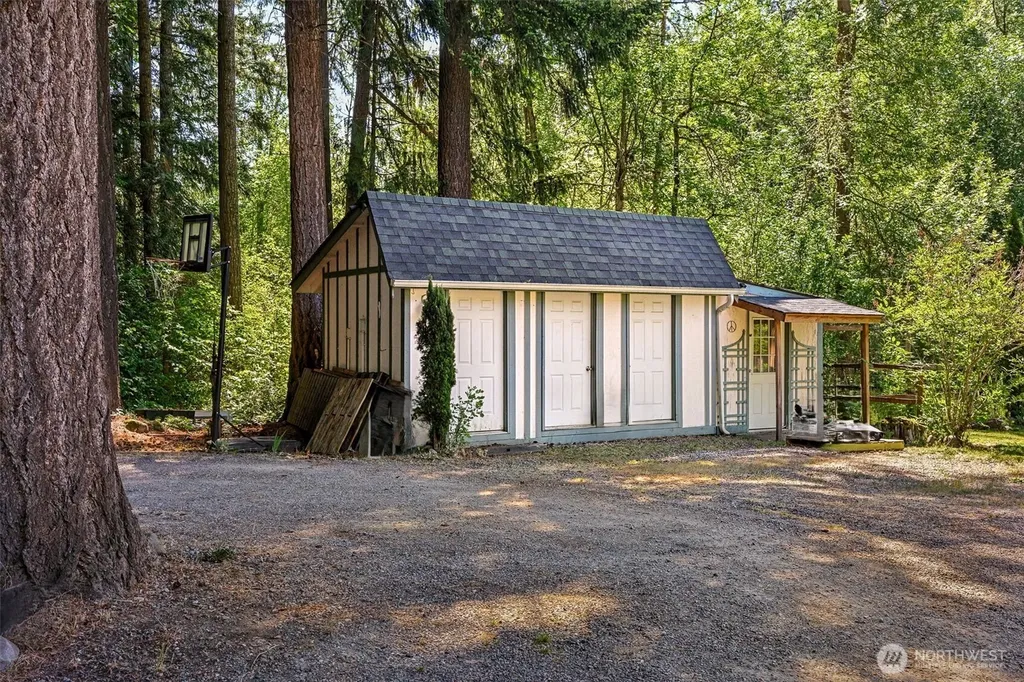 15711 Vail Cut Off Road SE Rainier WA 98576