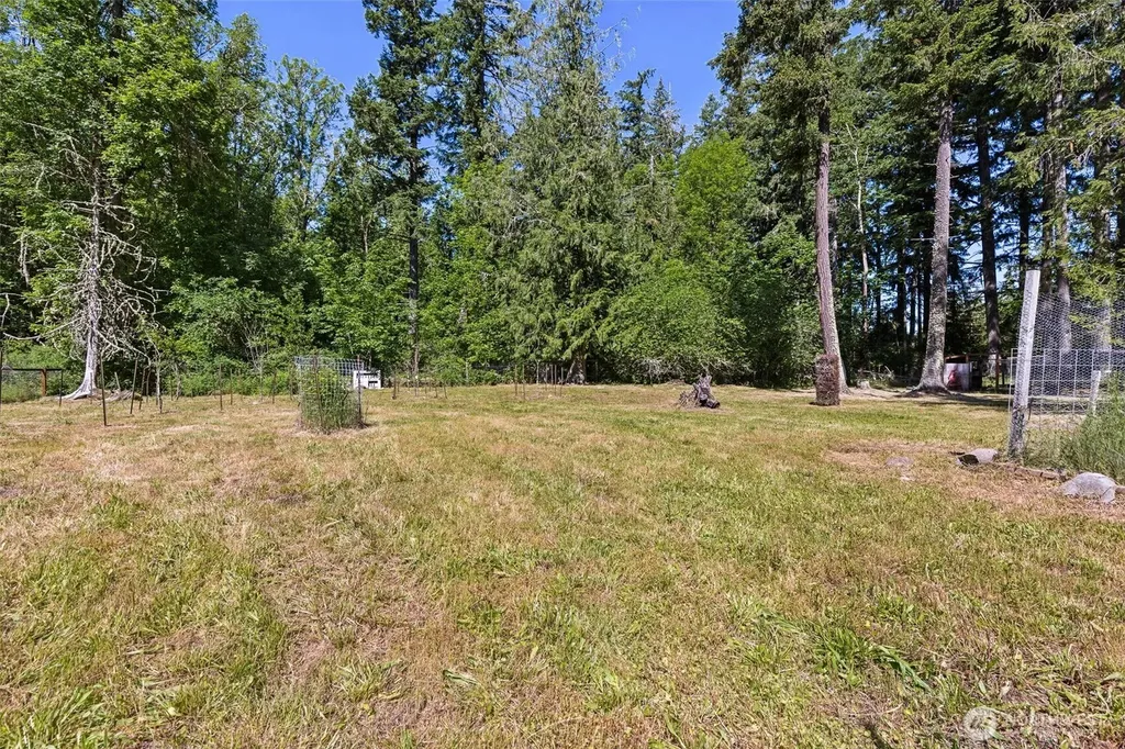 15711 Vail Cut Off Road SE Rainier WA 98576