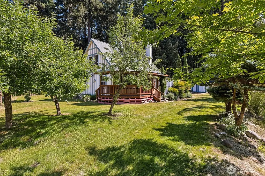 15711 Vail Cut Off Road SE Rainier WA 98576