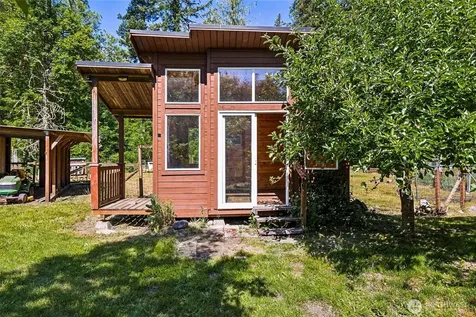 15711 Vail Cut Off Road SE Rainier WA 98576