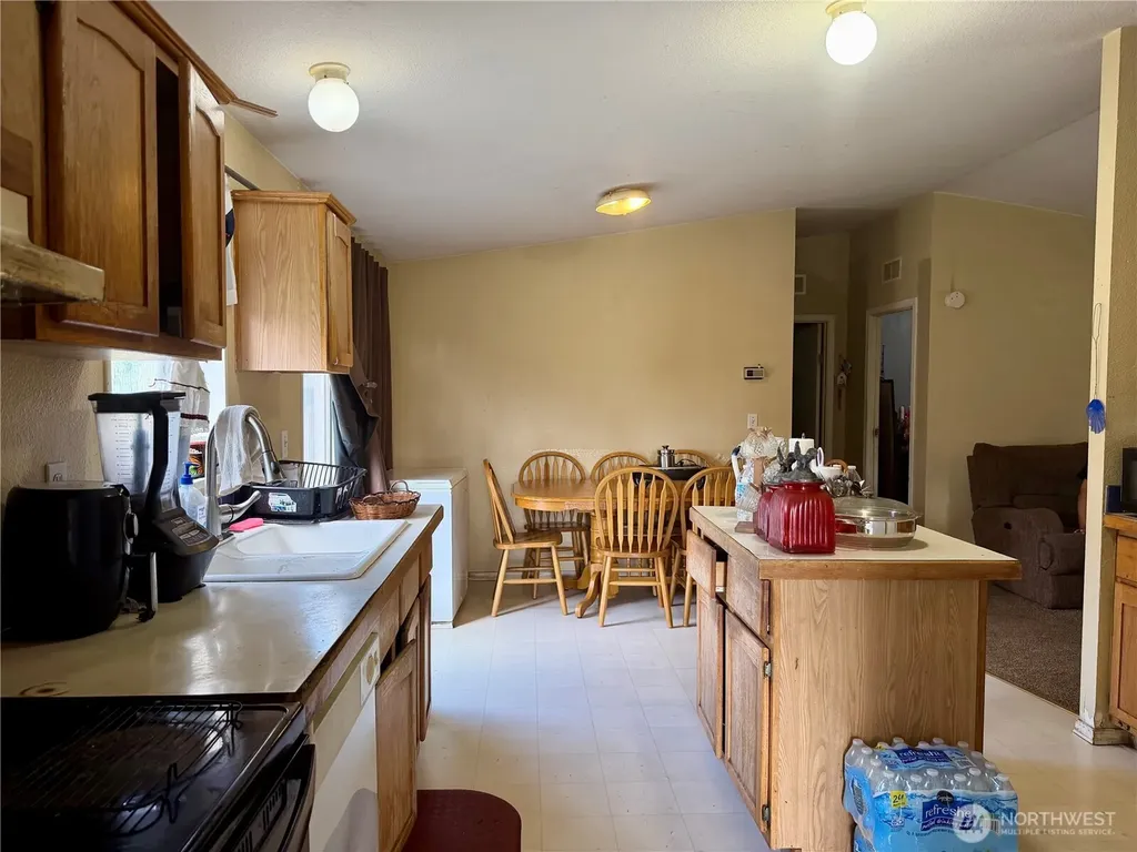 6823 201st Avenue SW Centralia WA 98531