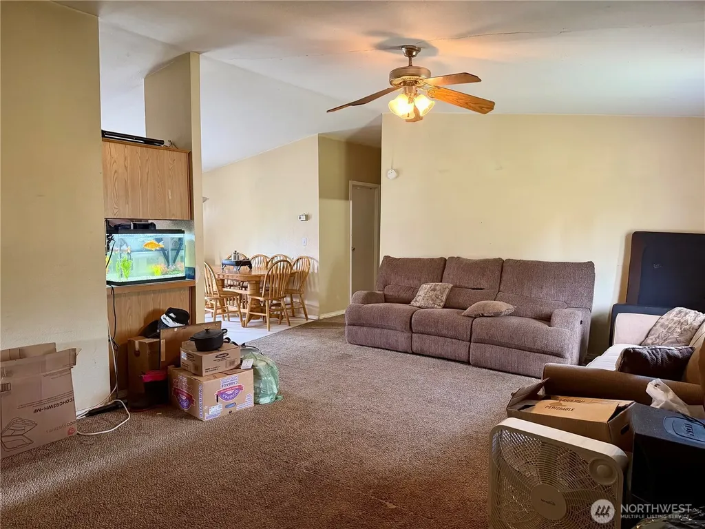 6823 201st Avenue SW Centralia WA 98531