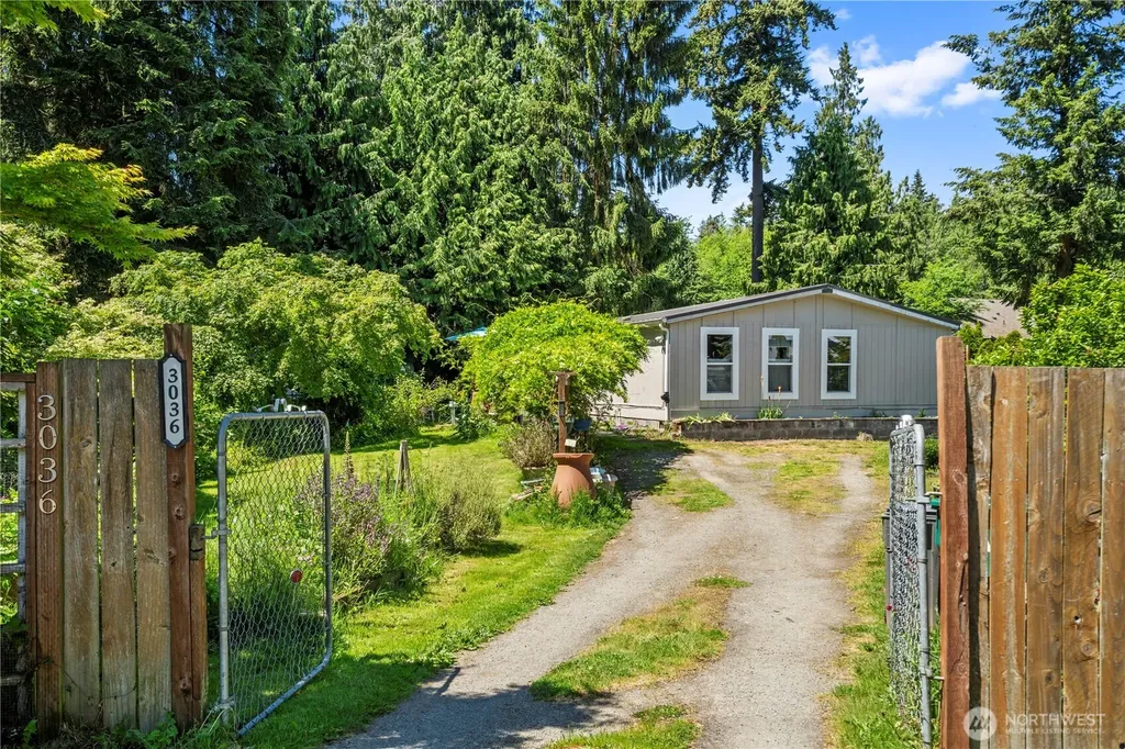 3036 Emerald Crescent Court Camano Island WA 98282