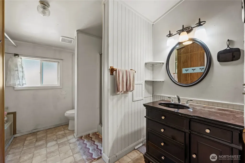 3036 Emerald Crescent Court Camano Island WA 98282