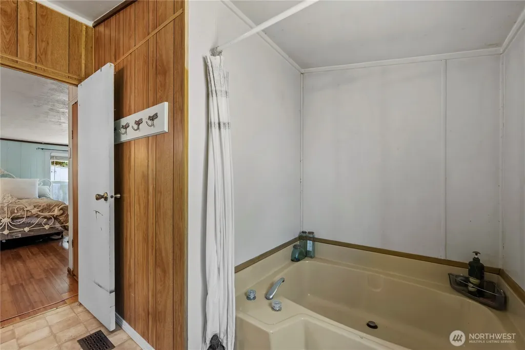 3036 Emerald Crescent Court Camano Island WA 98282