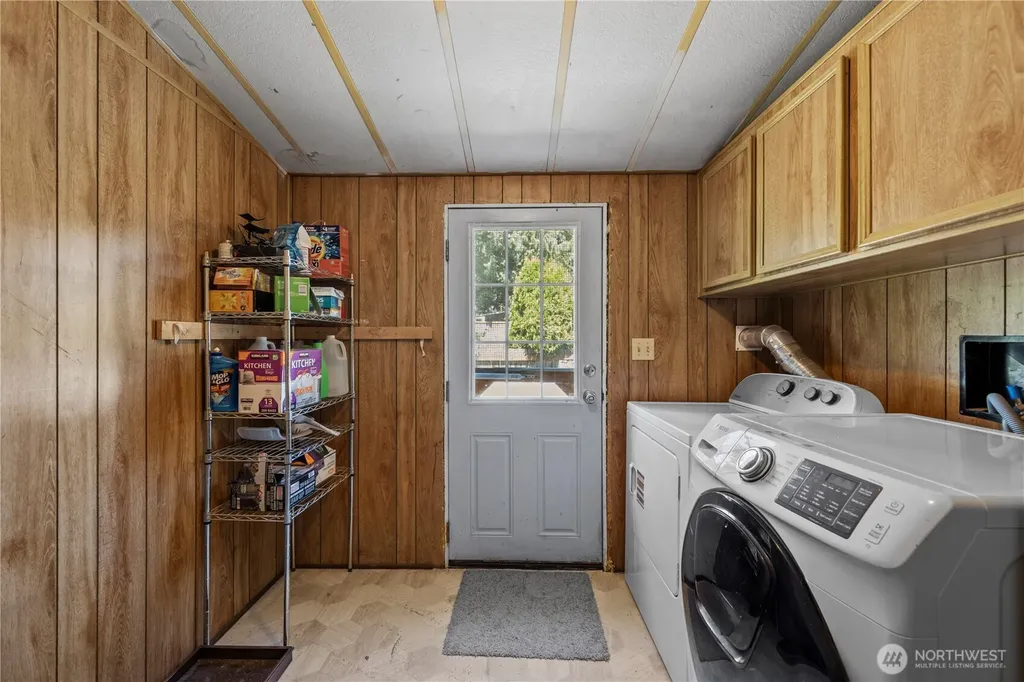 3036 Emerald Crescent Court Camano Island WA 98282