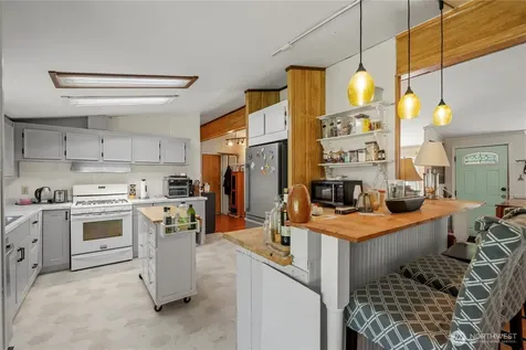 3036 Emerald Crescent Court Camano Island WA 98282