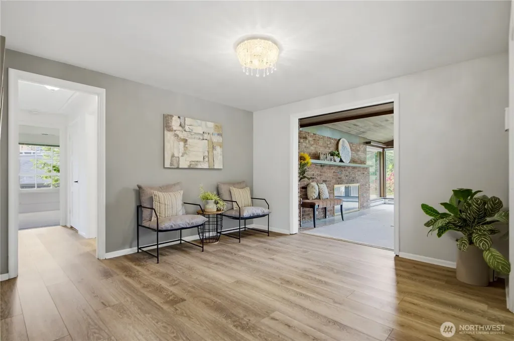 9837 Belfair Road Bellevue WA 98004