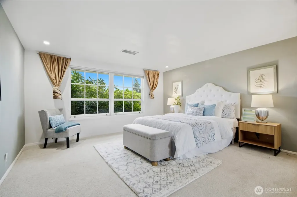 9837 Belfair Road Bellevue WA 98004