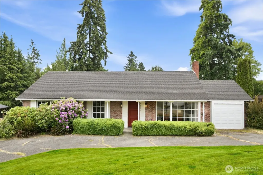 9837 Belfair Road Bellevue WA 98004