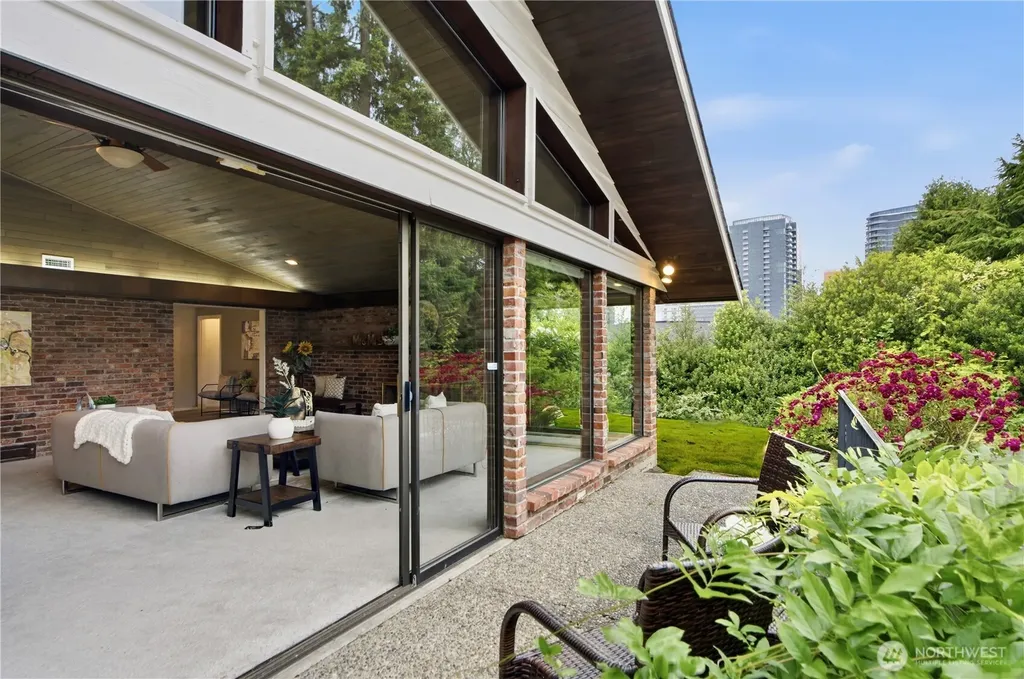 9837 Belfair Road Bellevue WA 98004