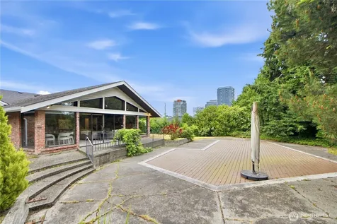 9837 Belfair Road Bellevue WA 98004