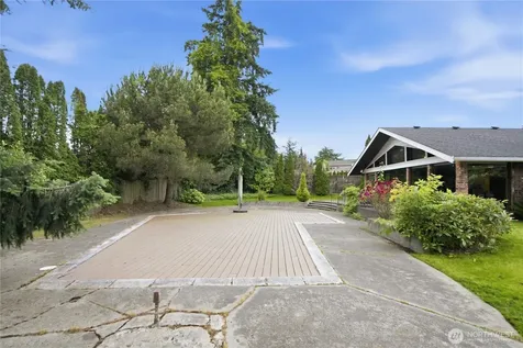 9837 Belfair Road Bellevue WA 98004