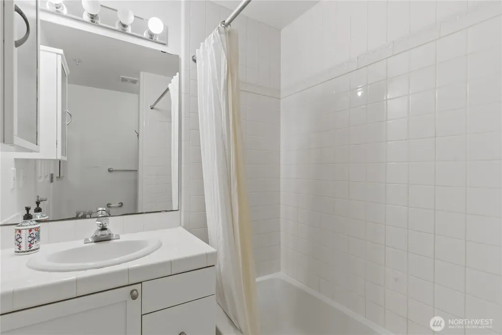 4722 12th Avenue NE Seattle WA 98105