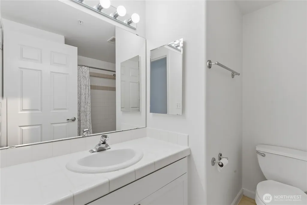 4722 12th Avenue NE Seattle WA 98105