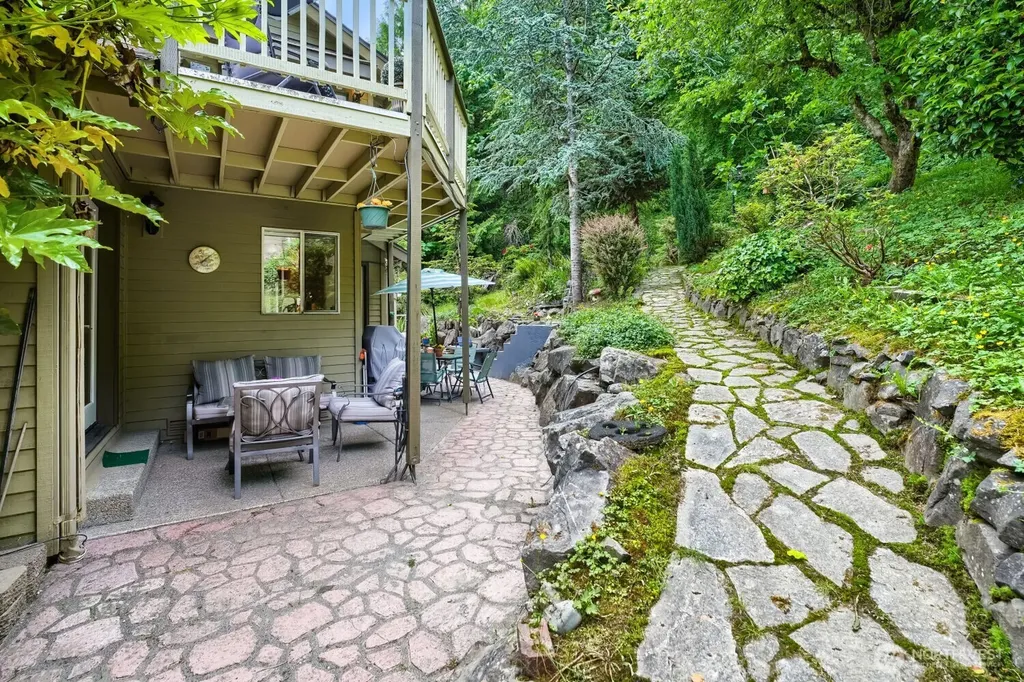 15827 SE 156th Court Renton WA 98058