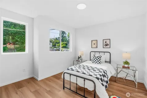 10708 Linden Avenue N Seattle WA 98133