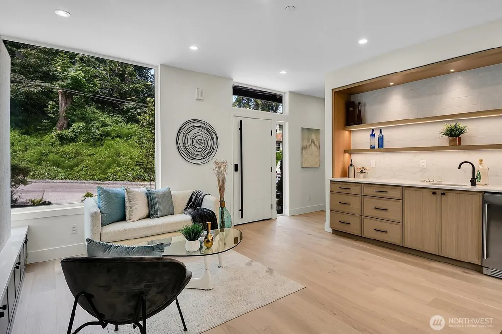 2622 Mayfair Avenue N Seattle WA 98109