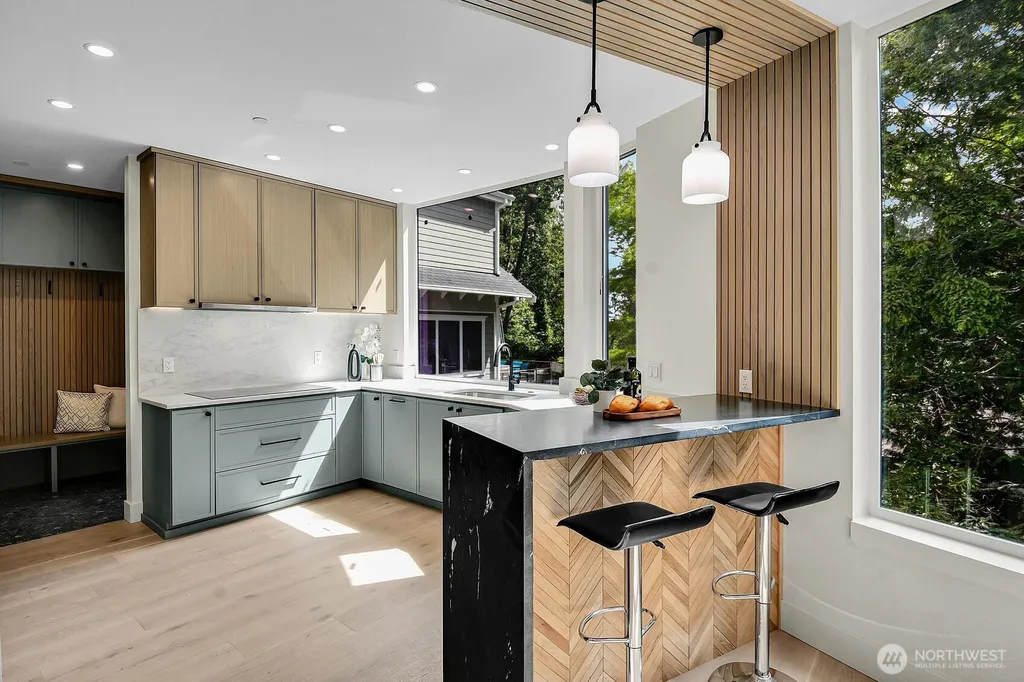 2622 Mayfair Avenue N Seattle WA 98109