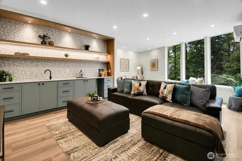 2622 Mayfair Avenue N Seattle WA 98109