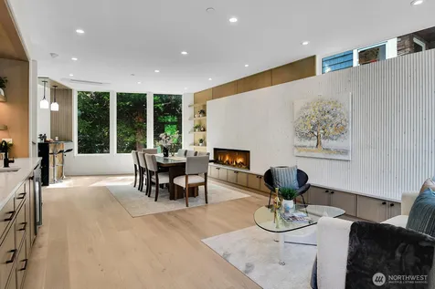 2622 Mayfair Avenue N Seattle WA 98109