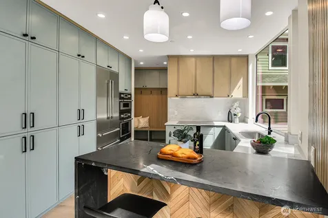 2622 Mayfair Avenue N Seattle WA 98109