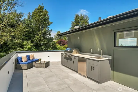 2622 Mayfair Avenue N Seattle WA 98109