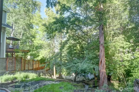 2622 Mayfair Avenue N Seattle WA 98109